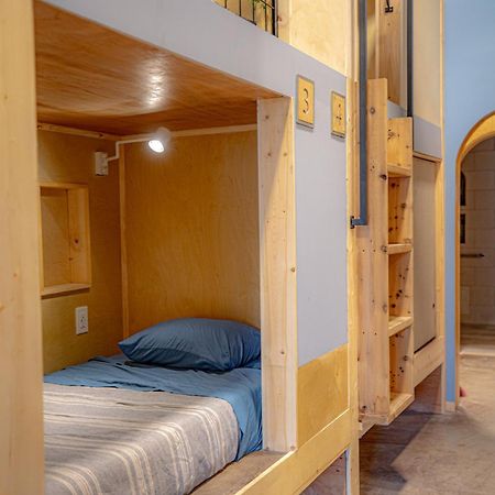 Social Stays - Santa Barbara'S First Hostel On State Street Экстерьер фото
