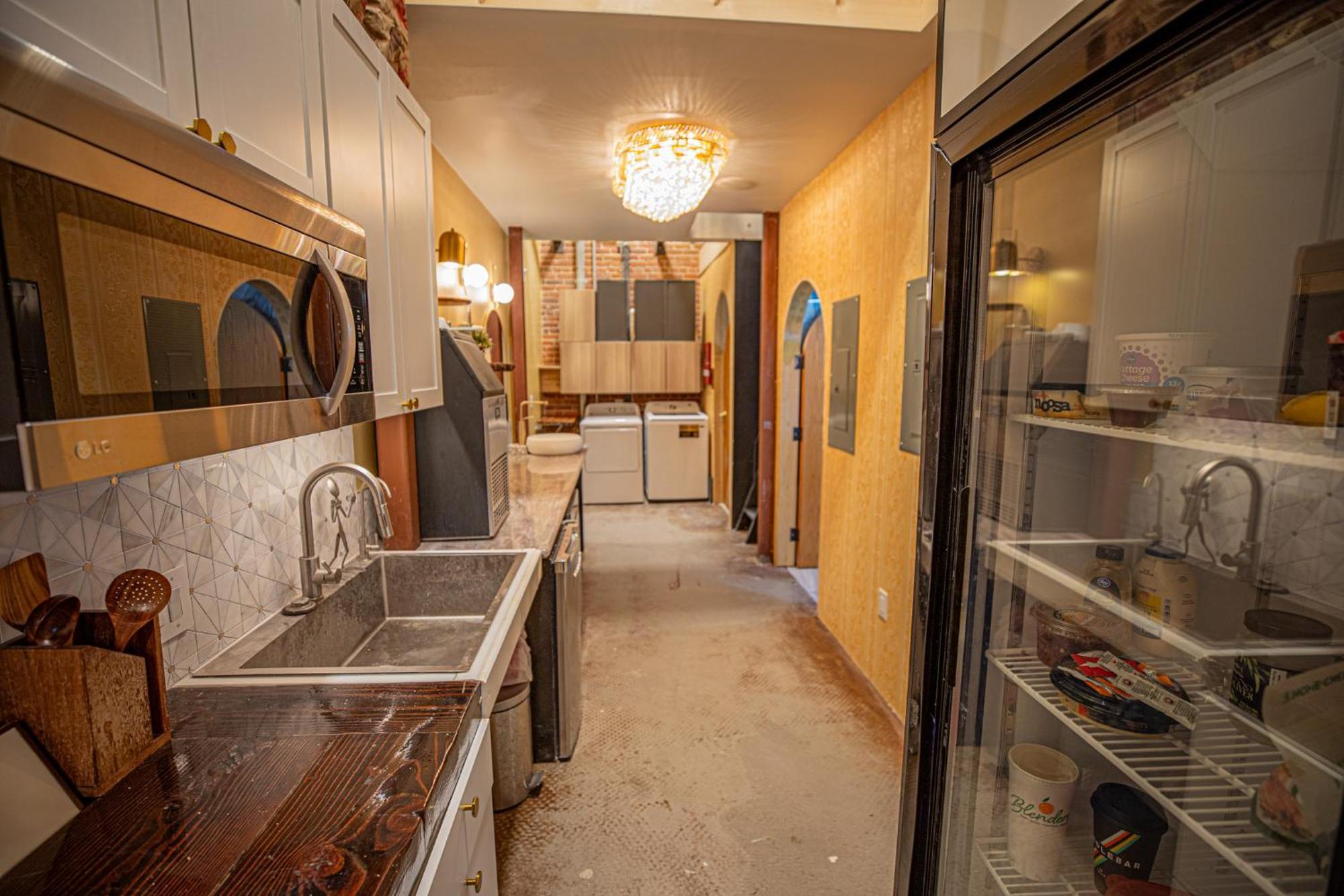 Social Stays - Santa Barbara'S First Hostel On State Street Экстерьер фото